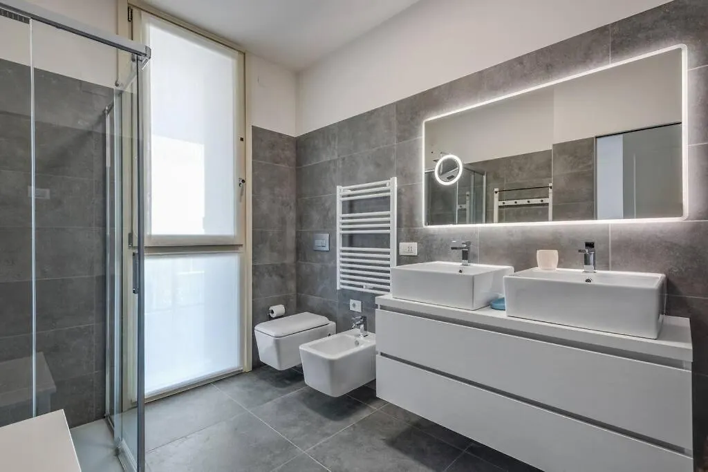 Easylife - Modern And Spacious Apt In Fiera City Life Mediolan 0*,  Włochy